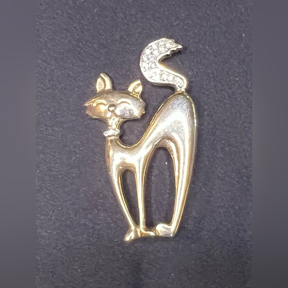 VINTAGE GOLD TONE CAT PIN BROOCH w/ RHINESTONES - Picture 2 of 5